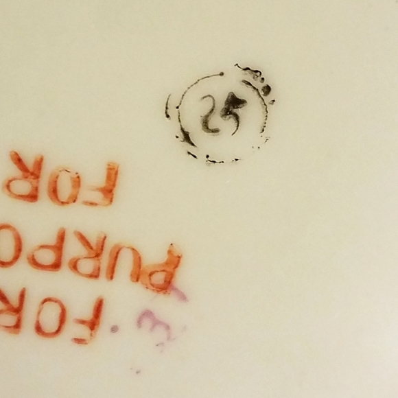 🌺SOLD🌺 Large Antique Tapestry Porcelain Vase - Picture 2 of 6